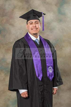 Enrique Balderas graduation photos in Whittier Ca by Gustavo Villarreal Photography, family photos 323-366-8283