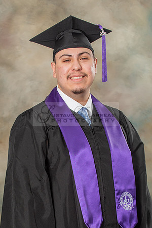Enrique Balderas graduation photos in Whittier Ca by Gustavo Villarreal Photography, family photos 323-366-8283