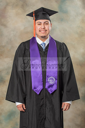 Enrique Balderas graduation photos in Whittier Ca by Gustavo Villarreal Photography, family photos 323-366-8283