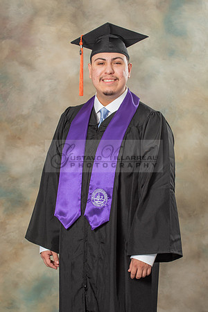Enrique Balderas graduation photos in Whittier Ca by Gustavo Villarreal Photography, family photos 323-366-8283