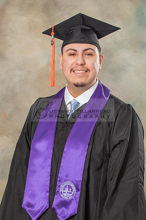 Enrique Balderas graduation photos in Whittier Ca by Gustavo Villarreal Photography, family photos 323-366-8283