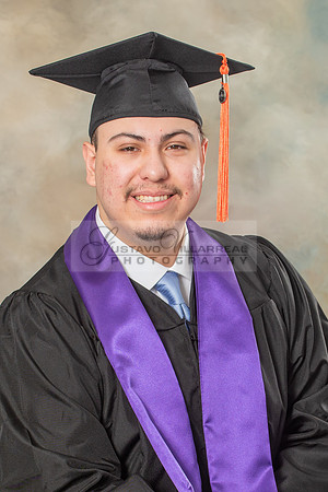Enrique Balderas graduation photos in Whittier Ca by Gustavo Villarreal Photography, family photos 323-366-8283