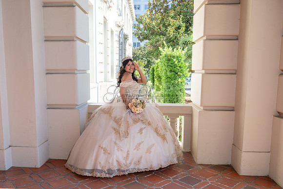 Siane-quinceanera-photo-shoot-at-pasadena-city-hall-pasadena-ca-photographer-videographer-gustavo-villarreal-323-633-8283