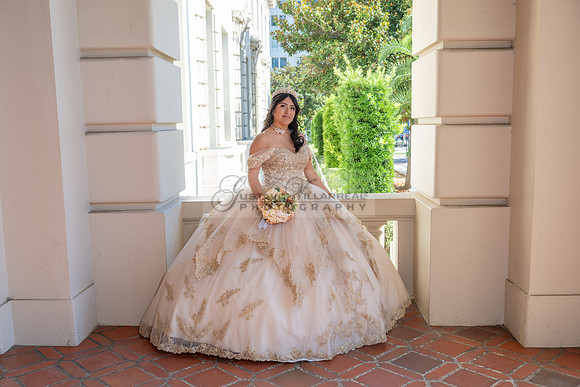 Siane-quinceanera-photo-shoot-at-pasadena-city-hall-pasadena-ca-photographer-videographer-gustavo-villarreal-323-633-8283