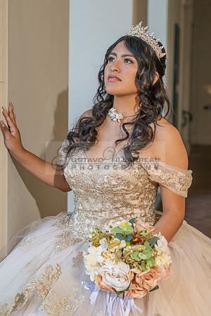 Siane-quinceanera-photo-shoot-at-pasadena-city-hall-pasadena-ca-photographer-videographer-gustavo-villarreal-323-633-8283