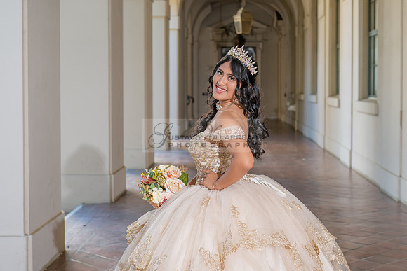 Siane-quinceanera-photo-shoot-at-pasadena-city-hall-pasadena-ca-photographer-videographer-gustavo-villarreal-323-633-8283