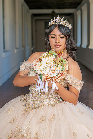 Siane-quinceanera-photo-shoot-at-pasadena-city-hall-pasadena-ca-photographer-videographer-gustavo-villarreal-323-633-8283