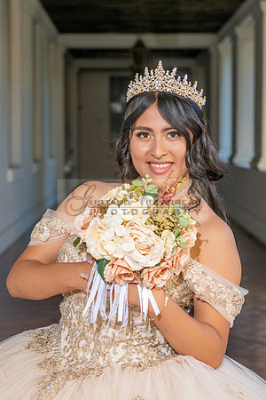 Siane-quinceanera-photo-shoot-at-pasadena-city-hall-pasadena-ca-photographer-videographer-gustavo-villarreal-323-633-8283