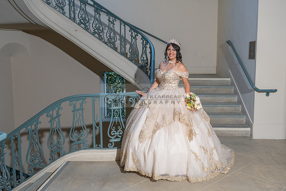 Siane-quinceanera-photo-shoot-at-pasadena-city-hall-pasadena-ca-photographer-videographer-gustavo-villarreal-323-633-8283