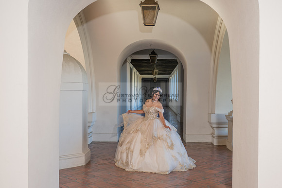 Siane-quinceanera-photo-shoot-at-pasadena-city-hall-pasadena-ca-photographer-videographer-gustavo-villarreal-323-633-8283