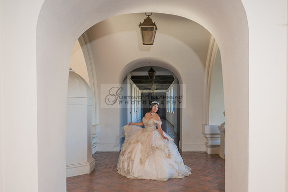 Siane-quinceanera-photo-shoot-at-pasadena-city-hall-pasadena-ca-photographer-videographer-gustavo-villarreal-323-633-8283