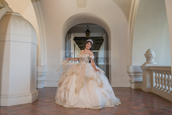 Siane-quinceanera-photo-shoot-at-pasadena-city-hall-pasadena-ca-photographer-videographer-gustavo-villarreal-323-633-8283
