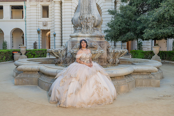 Siane-quinceanera-photo-shoot-at-pasadena-city-hall-pasadena-ca-photographer-videographer-gustavo-villarreal-323-633-8283