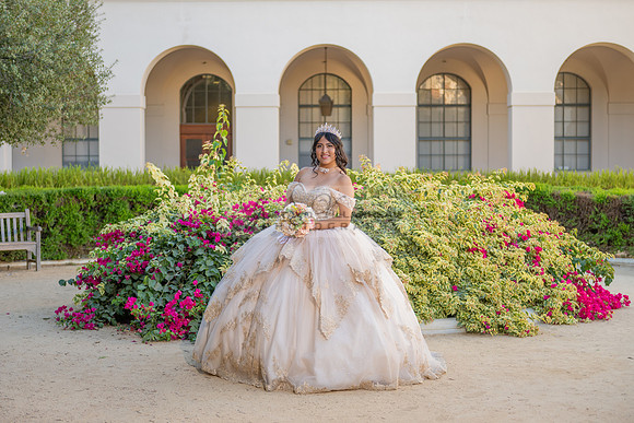 Siane-quinceanera-photo-shoot-at-pasadena-city-hall-pasadena-ca-photographer-videographer-gustavo-villarreal-323-633-8283