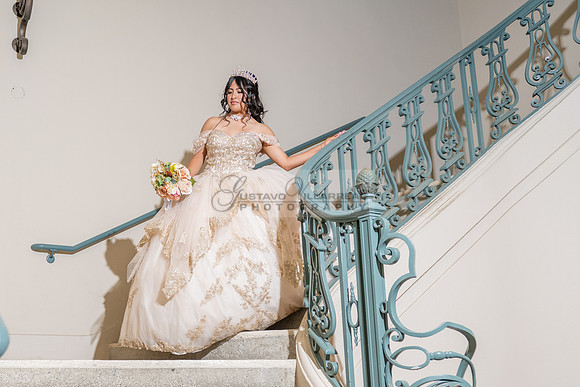 Siane-quinceanera-photo-shoot-at-pasadena-city-hall-pasadena-ca-photographer-videographer-gustavo-villarreal-323-633-8283