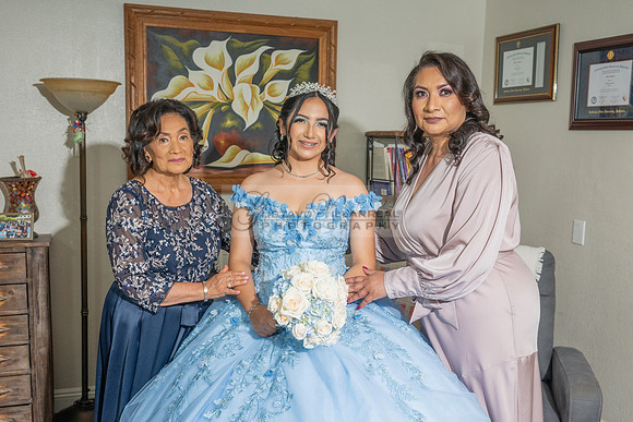 Ximena-Citlali-quinceanera-photo-session-photo-video-in-Montebello-Ca-323-633-8283