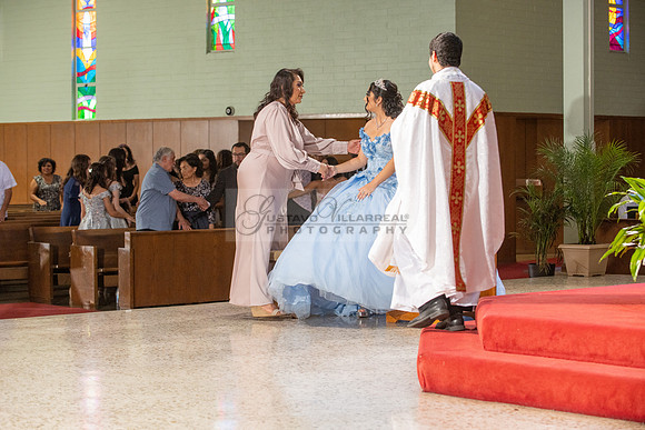 Ximena-Citlali-quinceanera-photo-session-photo-video-in-Montebello-Ca-323-633-8283