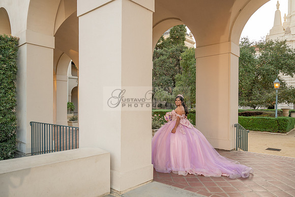 Camila Pacheco quinceanera, sweet 16, photo session in Pasadena City Hall in Pasadena California, photography and videography by Gustavo Villarreal photographer, 323-633-8283, www.gvphotoandvideo.com