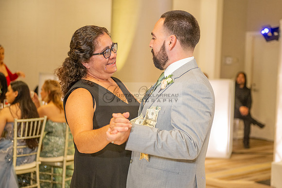 LINK-#1-Stephanie and Albert wedding photography, celebration at Sonesta Redondo Beach and Marina in Redondo Beach Ca, photographer, videographer, Gustavo Villarreal, 323-633-8283, www.gvphotoandvideo