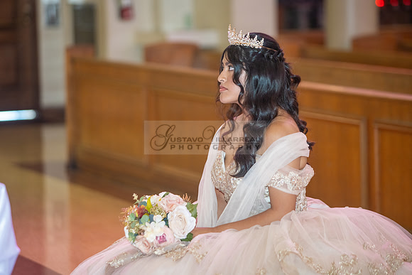 Siane-quinceanera-photo-video-in-Montebello-Ca-photographer-videographer-gustavo-villarreal-323-633-8283