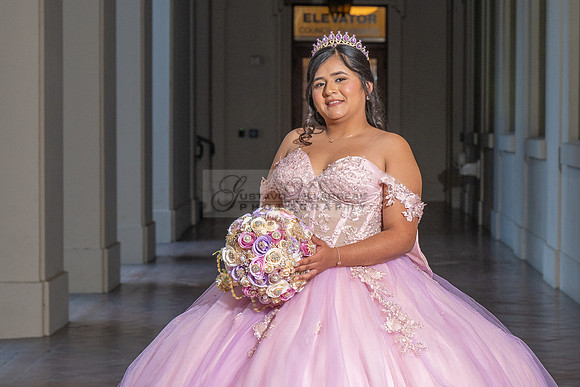 Camila Pacheco quinceanera, sweet 16, photo session in Pasadena City Hall in Pasadena California, photography and videography by Gustavo Villarreal photographer, 323-633-8283, www.gvphotoandvideo.com