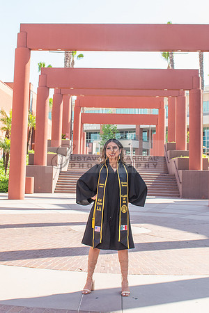 Evelyn Bernal graduation photos at California State University in Los Angeles Ca, photographer, Gustavo Villarreal