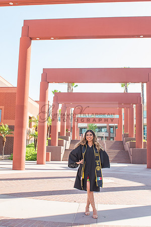 Evelyn Bernal graduation photos at California State University in Los Angeles Ca, photographer, Gustavo Villarreal