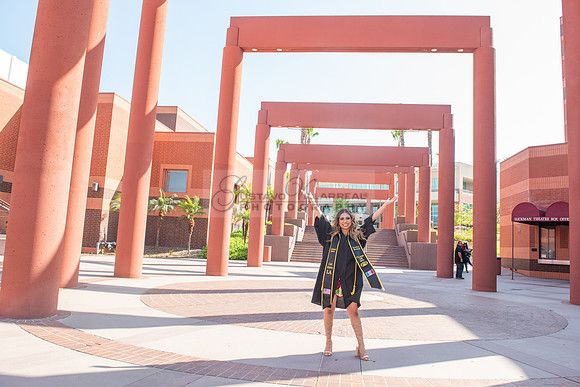 Evelyn Bernal graduation photos at California State University in Los Angeles Ca, photographer, Gustavo Villarreal