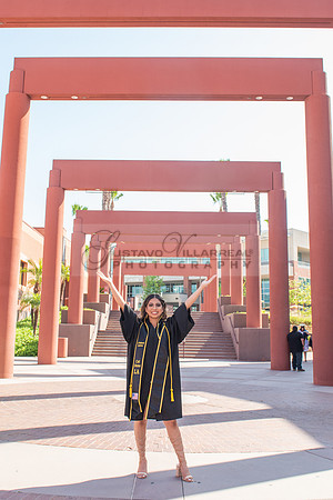 Evelyn Bernal graduation photos at California State University in Los Angeles Ca, photographer, Gustavo Villarreal