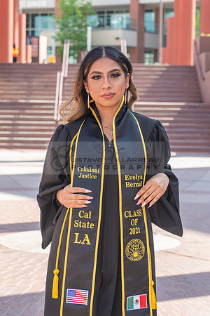 Evelyn Bernal graduation photos at California State University in Los Angeles Ca, photographer, Gustavo Villarreal