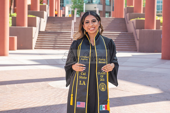 Evelyn Bernal graduation photos at California State University in Los Angeles Ca, photographer, Gustavo Villarreal