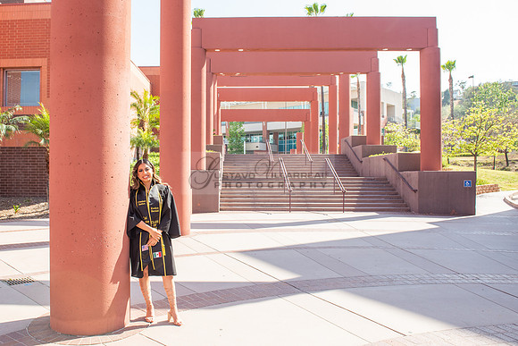 Evelyn Bernal graduation photos at California State University in Los Angeles Ca, photographer, Gustavo Villarreal