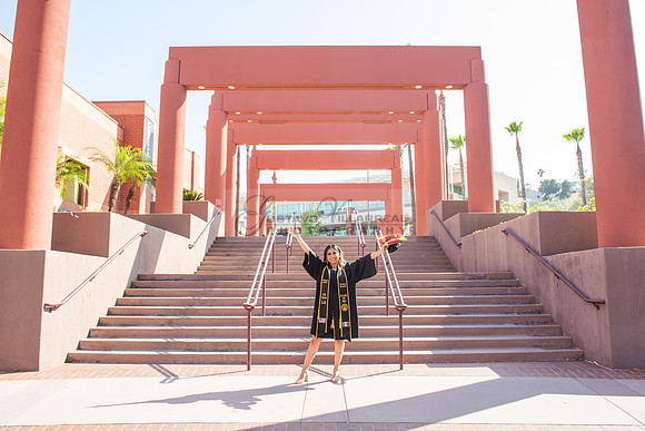 Evelyn Bernal graduation photos at California State University in Los Angeles Ca, photographer, Gustavo Villarreal