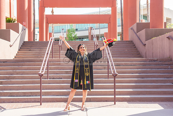 Evelyn Bernal graduation photos at California State University in Los Angeles Ca, photographer, Gustavo Villarreal