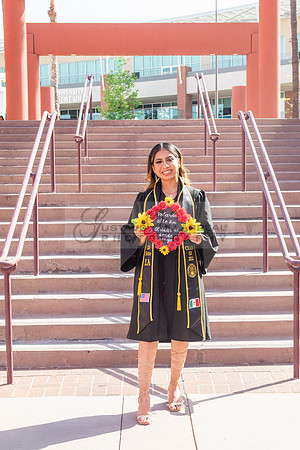 Evelyn Bernal graduation photos at California State University in Los Angeles Ca, photographer, Gustavo Villarreal