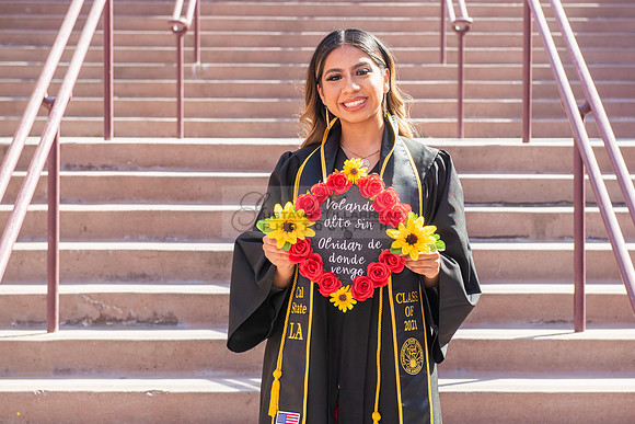 Evelyn Bernal graduation photos at California State University in Los Angeles Ca, photographer, Gustavo Villarreal