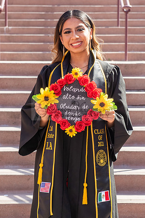Evelyn Bernal graduation photos at California State University in Los Angeles Ca, photographer, Gustavo Villarreal