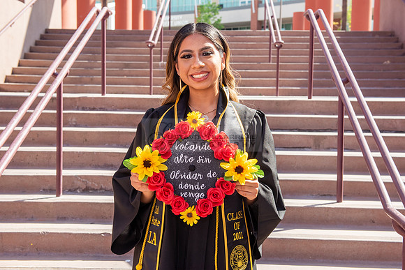 Evelyn Bernal graduation photos at California State University in Los Angeles Ca, photographer, Gustavo Villarreal