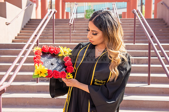 Evelyn Bernal graduation photos at California State University in Los Angeles Ca, photographer, Gustavo Villarreal