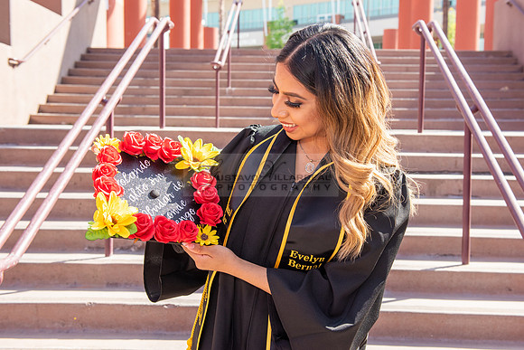 Evelyn Bernal graduation photos at California State University in Los Angeles Ca, photographer, Gustavo Villarreal