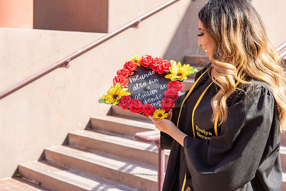 Evelyn Bernal graduation photos at California State University in Los Angeles Ca, photographer, Gustavo Villarreal