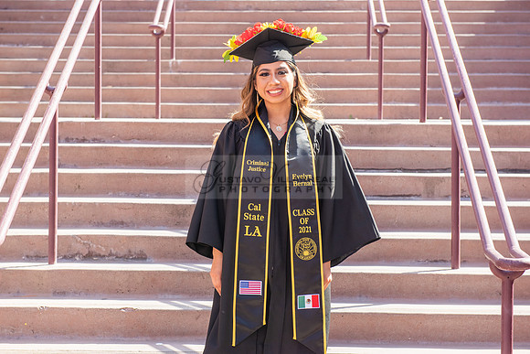 Evelyn Bernal graduation photos at California State University in Los Angeles Ca, photographer, Gustavo Villarreal