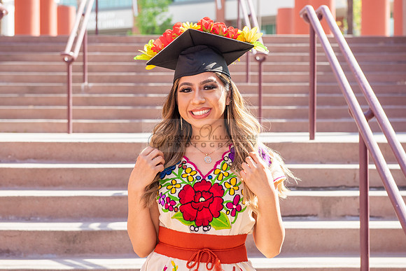 Evelyn Bernal graduation photos at California State University in Los Angeles Ca, photographer, Gustavo Villarreal