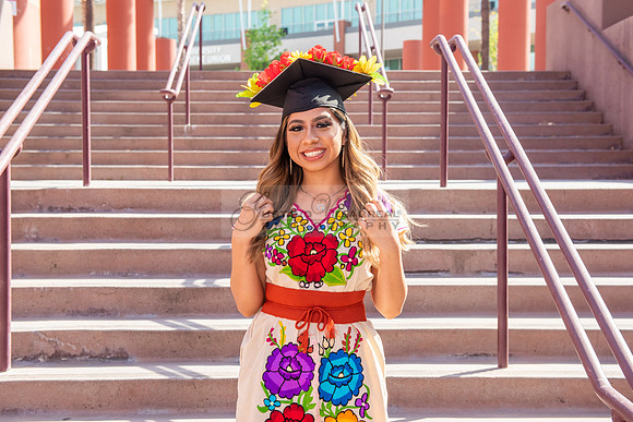 Evelyn Bernal graduation photos at California State University in Los Angeles Ca, photographer, Gustavo Villarreal
