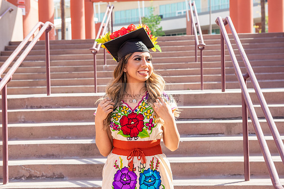 Evelyn Bernal graduation photos at California State University in Los Angeles Ca, photographer, Gustavo Villarreal
