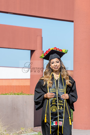 Evelyn Bernal graduation photos at California State University in Los Angeles Ca, photographer, Gustavo Villarreal