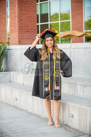 Evelyn Bernal graduation photos at California State University in Los Angeles Ca, photographer, Gustavo Villarreal