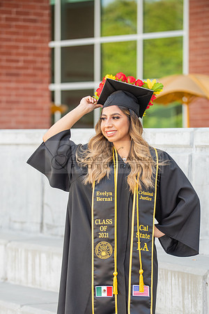Evelyn Bernal graduation photos at California State University in Los Angeles Ca, photographer, Gustavo Villarreal