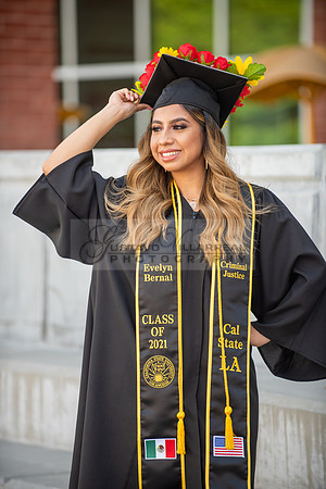 Evelyn Bernal graduation photos at California State University in Los Angeles Ca, photographer, Gustavo Villarreal