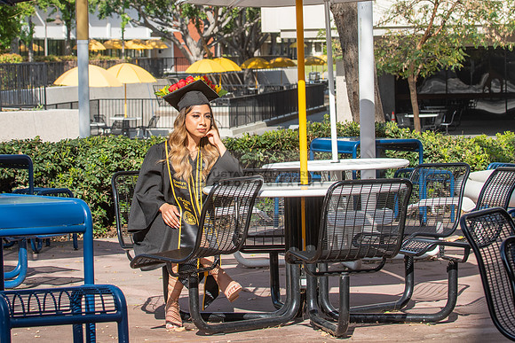 Evelyn Bernal graduation photos at California State University in Los Angeles Ca, photographer, Gustavo Villarreal